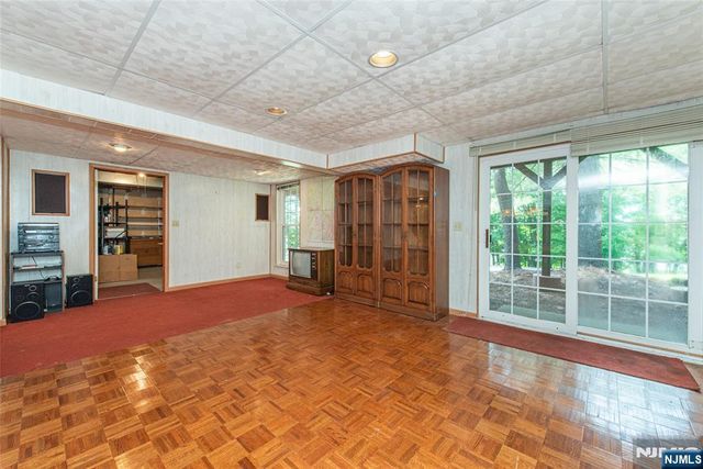 1 Birdseye Circle, Wayne, NJ 07470