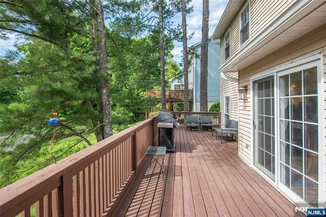 1 Birdseye Circle, Wayne, NJ 07470