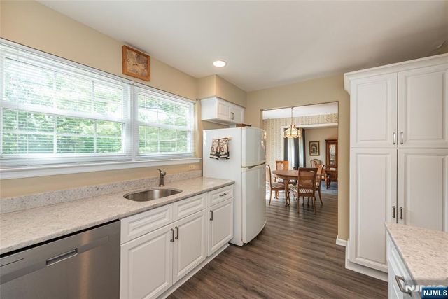 1 Birdseye Circle, Wayne, NJ 07470