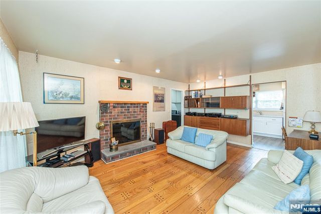 1 Birdseye Circle, Wayne, NJ 07470