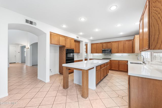 3642 Club Rancho Drive, Palmdale, CA 93551