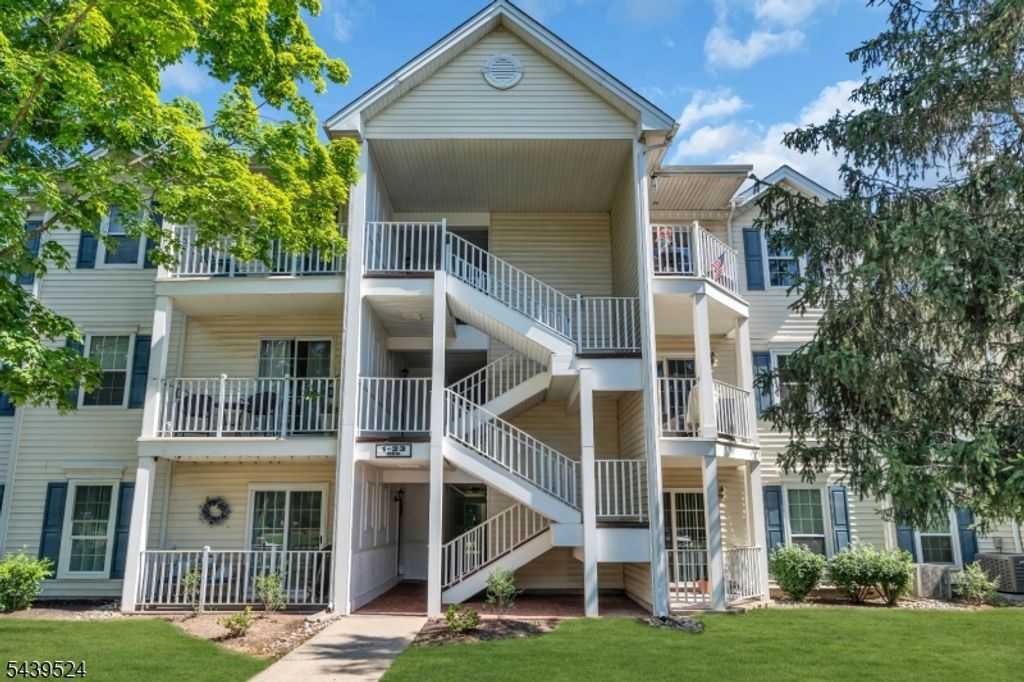 19 Amethyst Way 19, Franklin Twp., NJ 08823