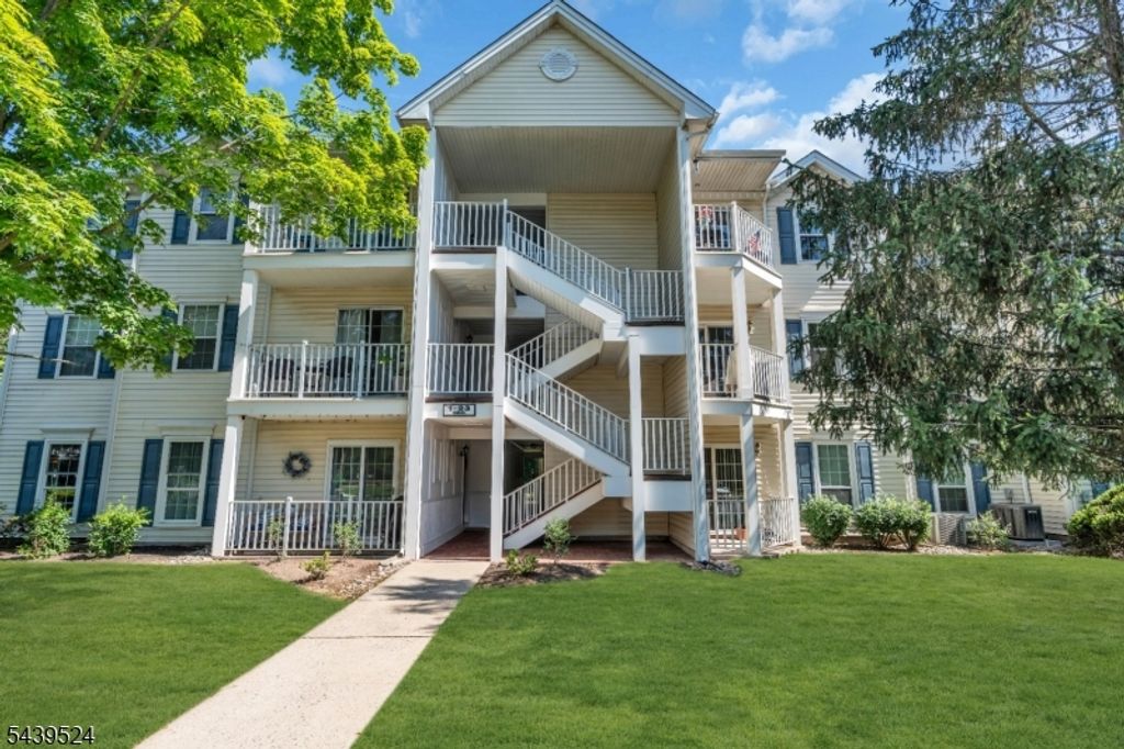 19 Amethyst Way 19, Franklin Twp., NJ 08823 — photo 2