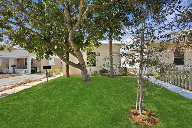 607 N F Street, Lake Worth, FL 33460