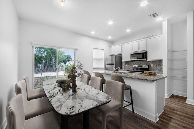 607 N F Street, Lake Worth, FL 33460