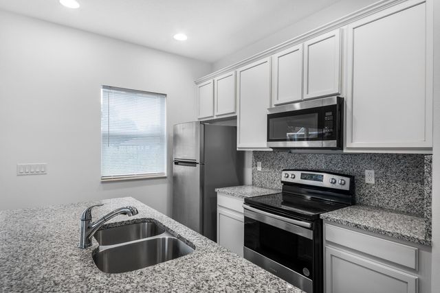 607 N F Street, Lake Worth, FL 33460