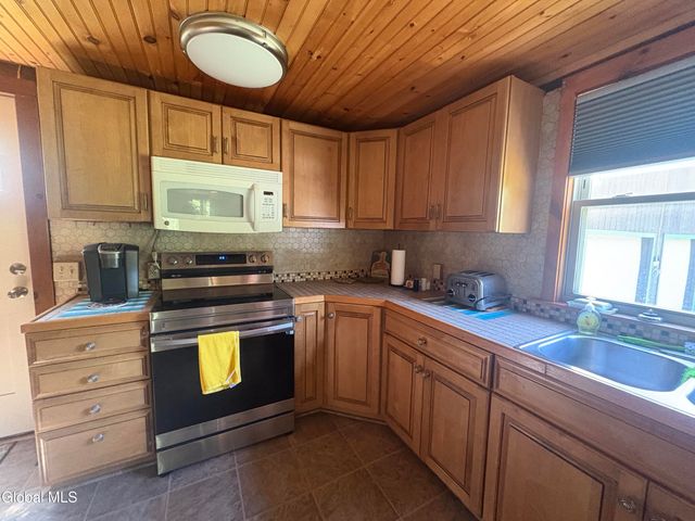 58 Wolcott Road, Crown Point, NY 12928