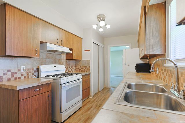 2157 Berkley Place, South Bend, IN 46616