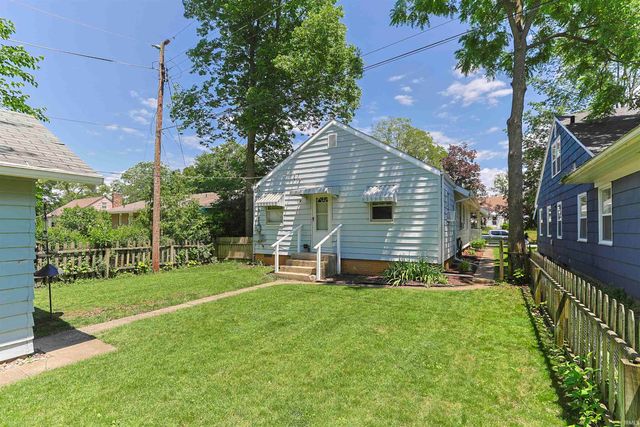 2157 Berkley Place, South Bend, IN 46616