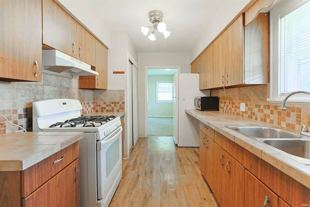 2157 Berkley Place, South Bend, IN 46616