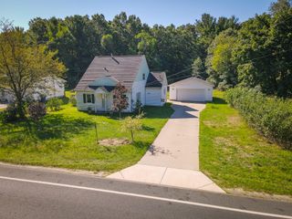 1807 Shettler Road, Fruitport Twp, MI 49444
