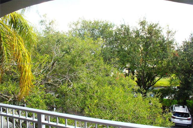 9650 NW 2nd St 4-301, Pembroke Pines, FL 33024