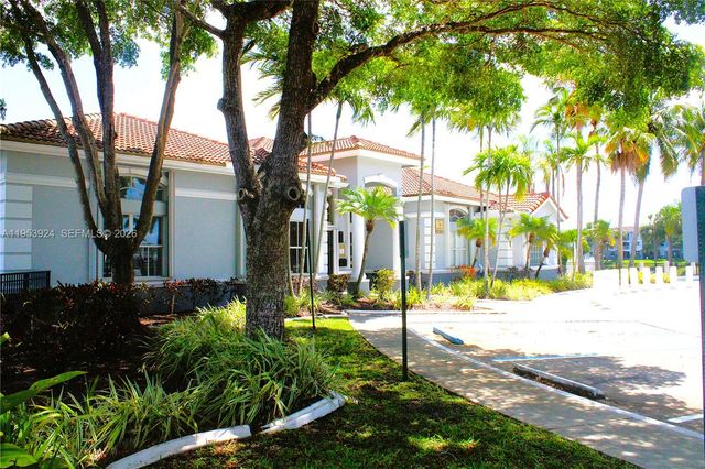 9650 NW 2nd St 4-301, Pembroke Pines, FL 33024
