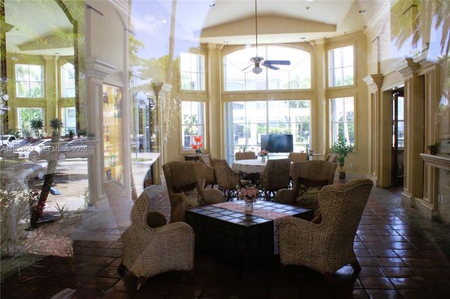 9650 NW 2nd St 4-301, Pembroke Pines, FL 33024