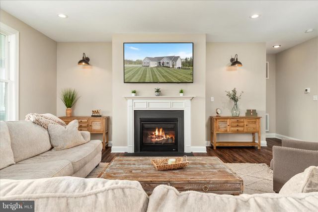 1015 REDBUD RD, Winchester, VA 22603