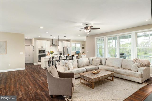 1015 REDBUD RD, Winchester, VA 22603