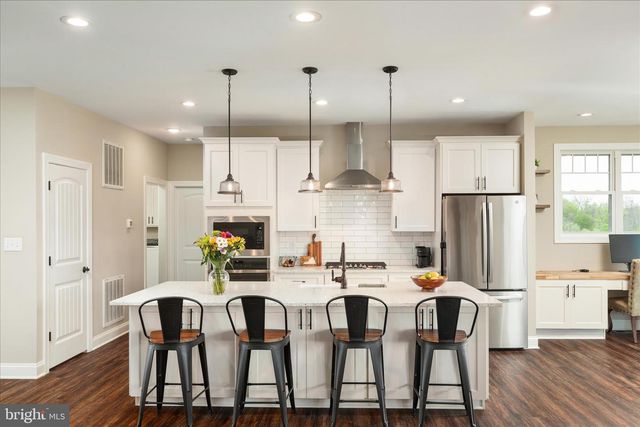 1015 REDBUD RD, Winchester, VA 22603