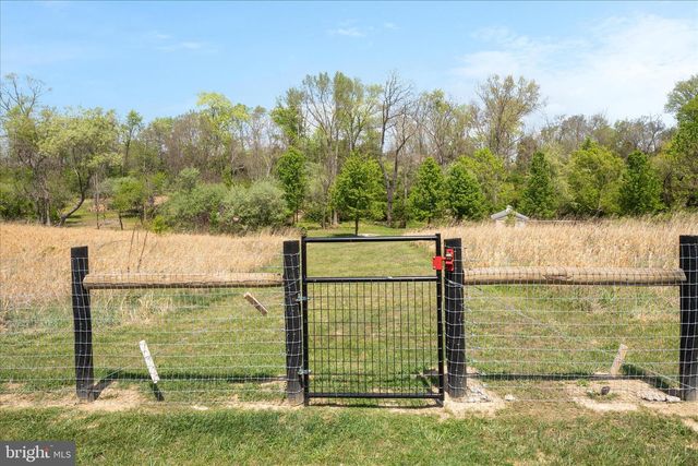 1015 REDBUD RD, Winchester, VA 22603