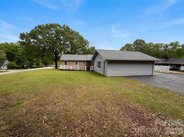 2077 Strafford Drive, Lancaster, SC 29720