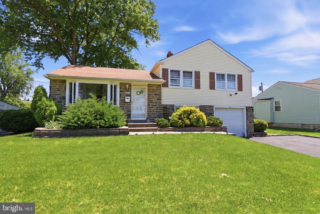 11615 DEPUE AVE, Philadelphia, PA 19116