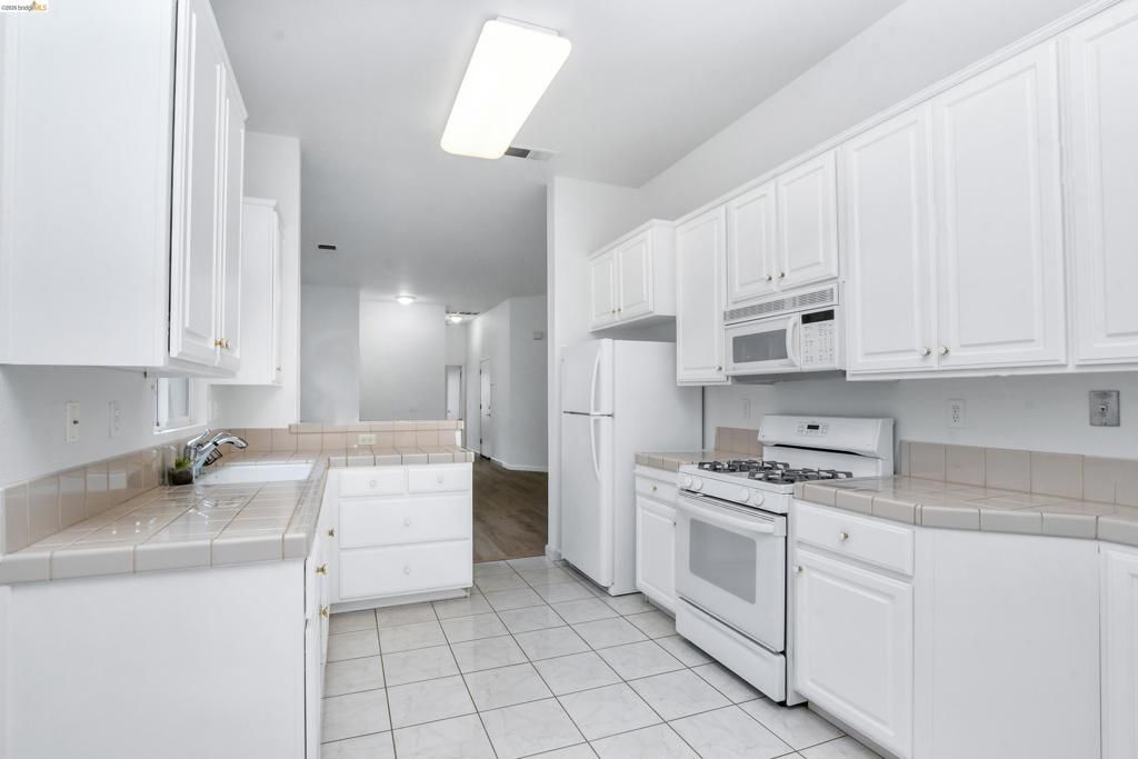 Image 12 of property listing at 276 Black Amber Way, Brentwood, CA 94513