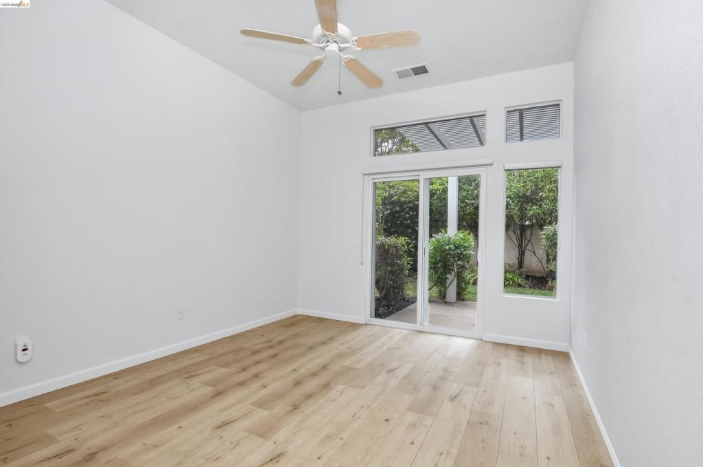 Image 14 of property listing at 276 Black Amber Way, Brentwood, CA 94513