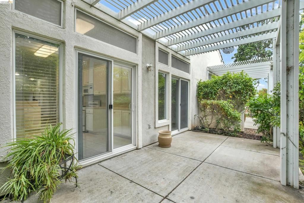 Image 21 of property listing at 276 Black Amber Way, Brentwood, CA 94513