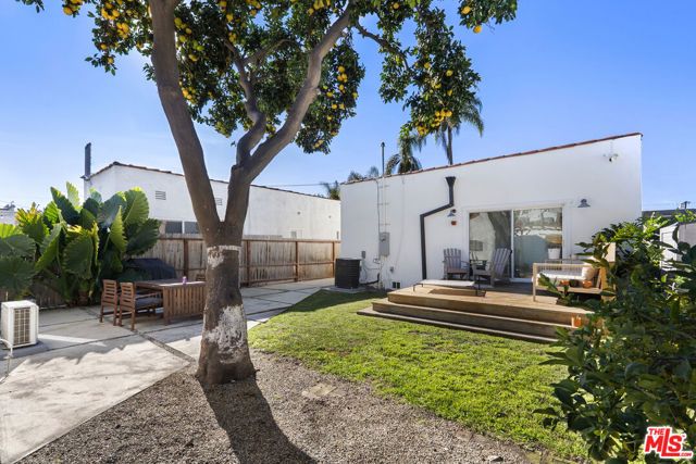 3032 Somerset Drive, Los Angeles, CA 90016