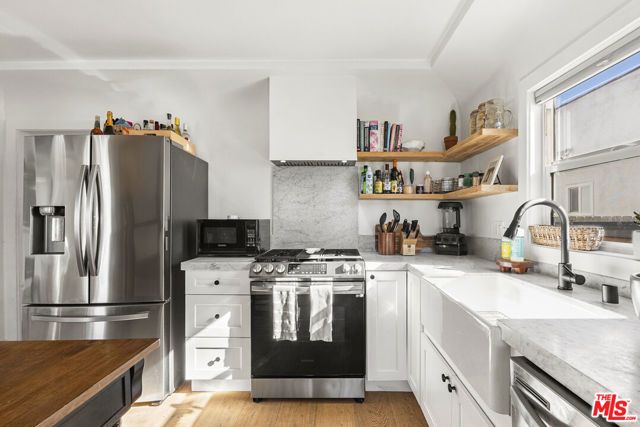 3032 Somerset Drive, Los Angeles, CA 90016