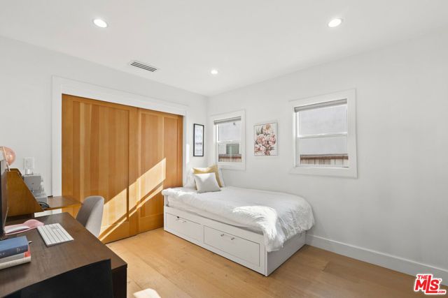 3032 Somerset Drive, Los Angeles, CA 90016