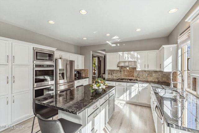 6726 Runnymede Drive, Sparks, NV 89436