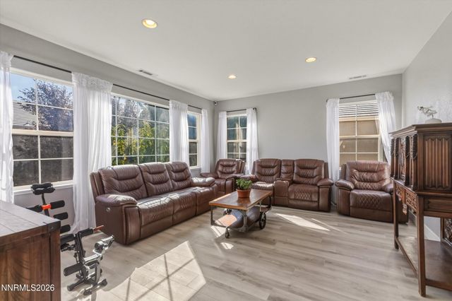 6726 Runnymede Drive, Sparks, NV 89436