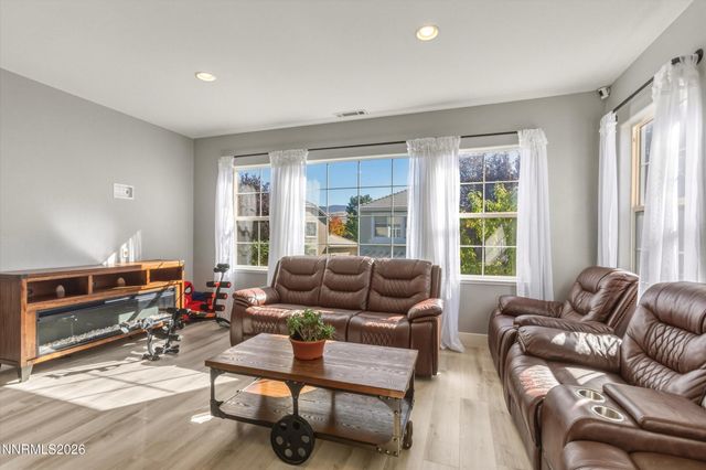 6726 Runnymede Drive, Sparks, NV 89436