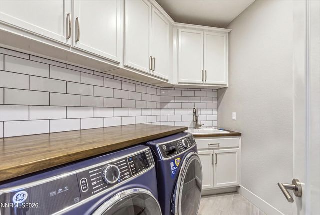6726 Runnymede Drive, Sparks, NV 89436