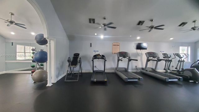 8333 Lake Dr 104, Doral, FL 33166