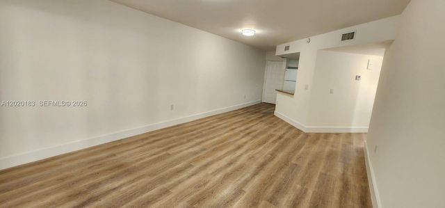 8333 Lake Dr 104, Doral, FL 33166