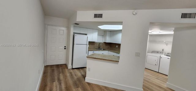 8333 Lake Dr 104, Doral, FL 33166