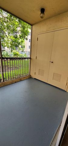 8333 Lake Dr 104, Doral, FL 33166
