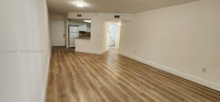 8333 Lake Dr 104, Doral, FL 33166