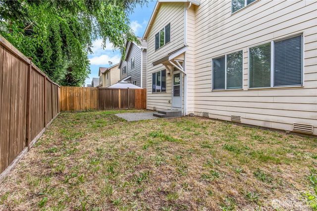 3240 Destination Avenue E, Fife, WA 98424