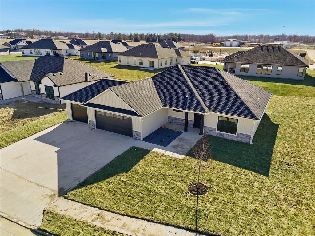 14591 WELLSTEAD DR, Hallsville, MO 65255