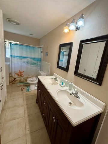 118 Markham Pl, Portland, TX 78374