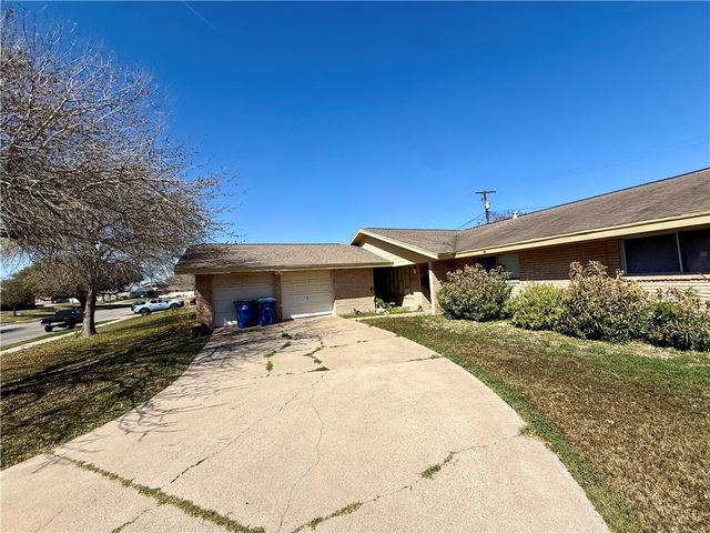 118 Markham Pl, Portland, TX 78374