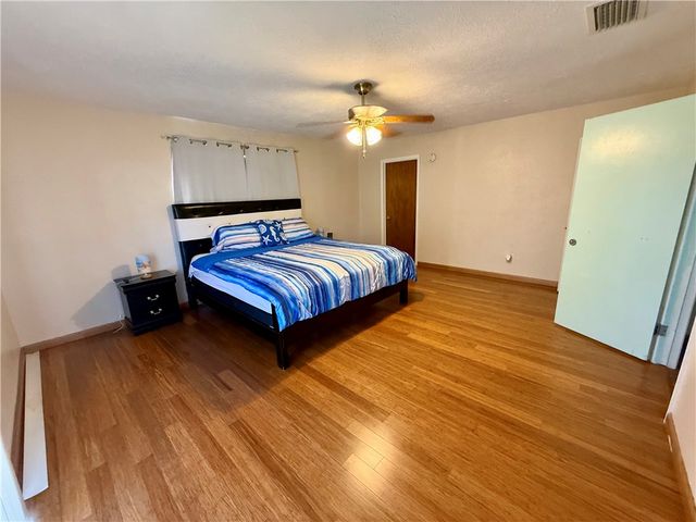 118 Markham Pl, Portland, TX 78374