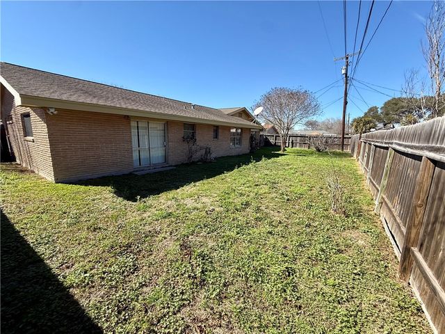 118 Markham Pl, Portland, TX 78374