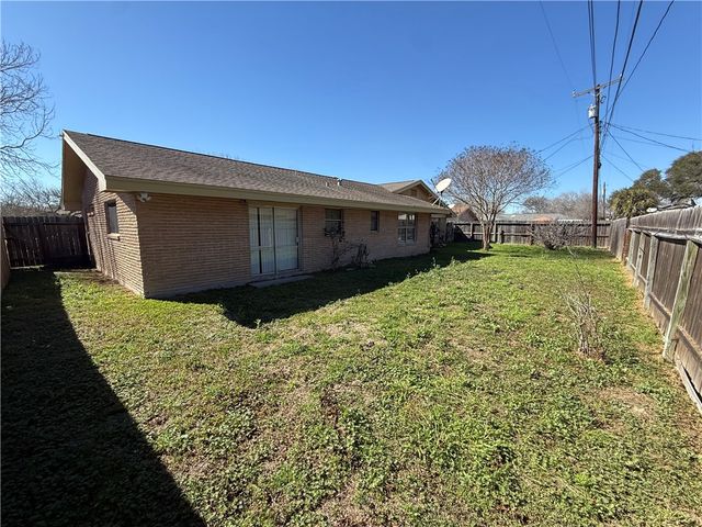 118 Markham Pl, Portland, TX 78374