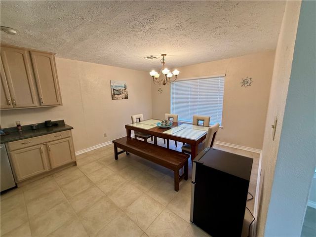 118 Markham Pl, Portland, TX 78374