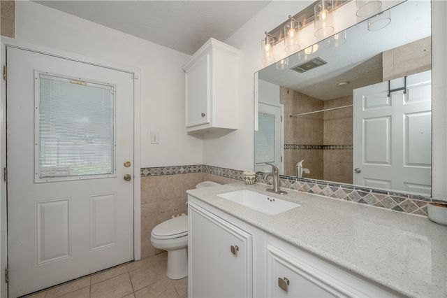 1803 Southwood Drive, College Station, TX 77840