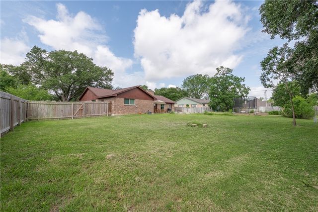 1803 Southwood Drive, College Station, TX 77840