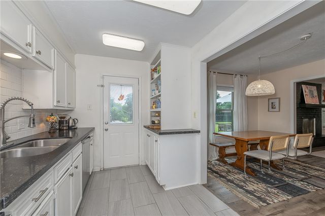 1803 Southwood Drive, College Station, TX 77840